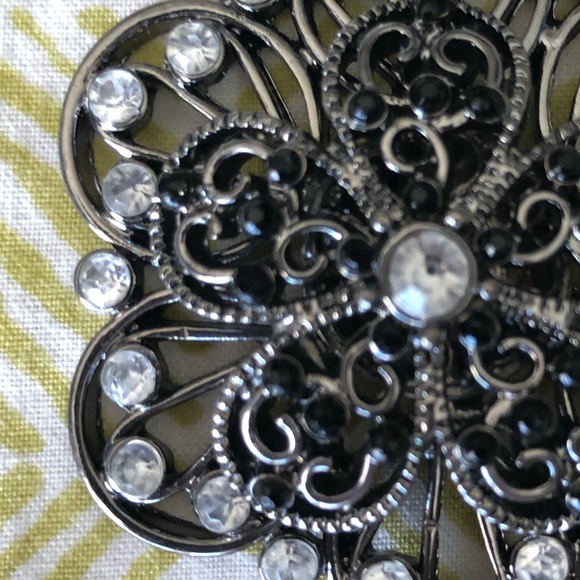 3 strand necklace with Art Deco style charm - Picture 5 of 5